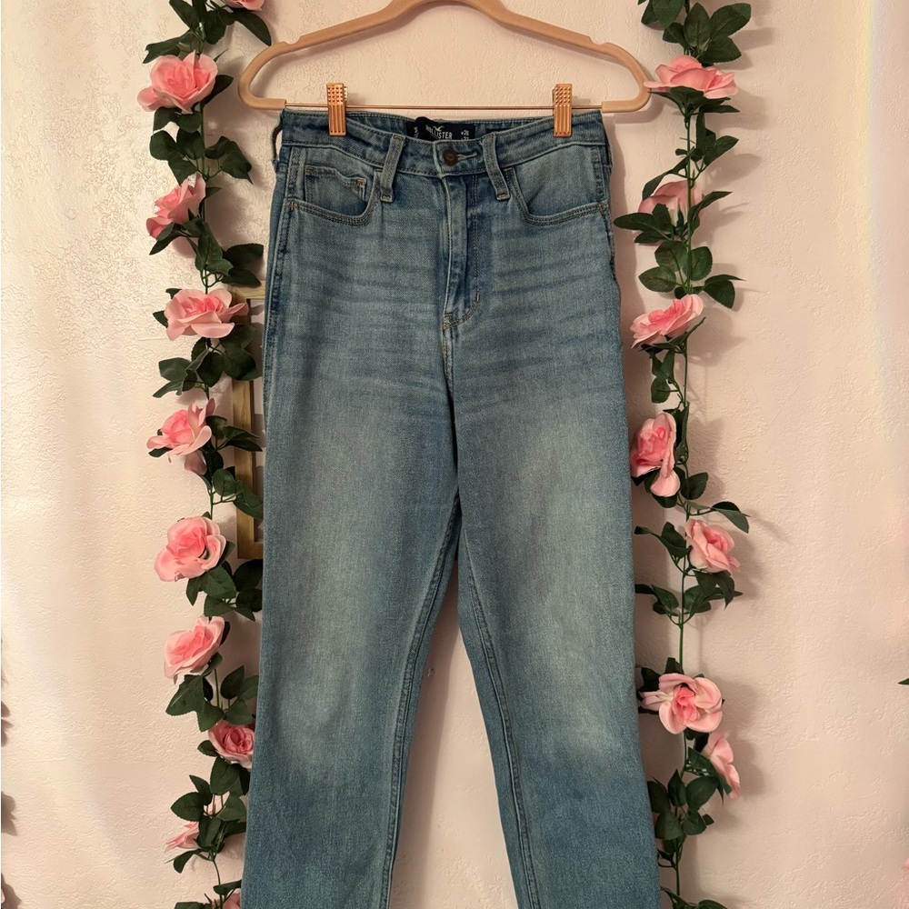 Hollister High-Rise Light Blue Straight Jeans